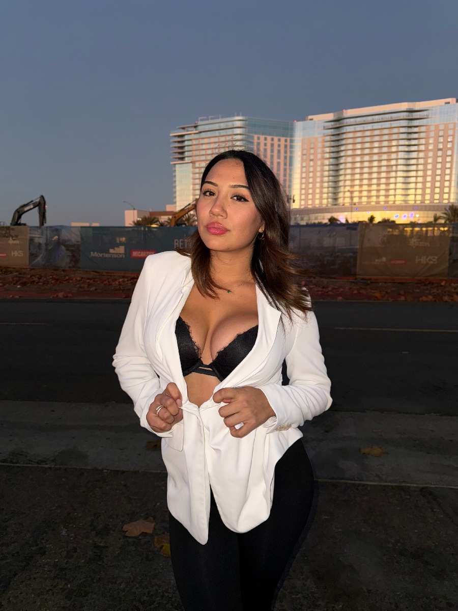 Take a pause and enjoy Ali Cruz — streaming from Edmonton